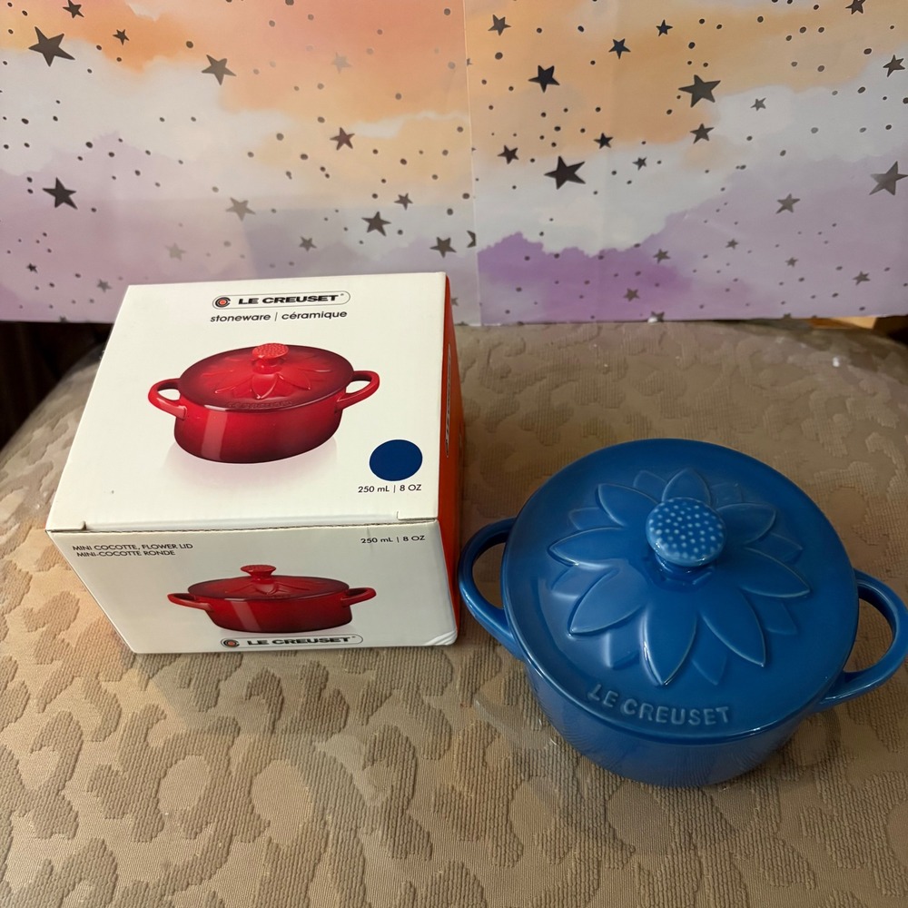 Le Creuset Marseille Blue Sunflower Relief Mini Cocotte 8oz Stoneware 10cm